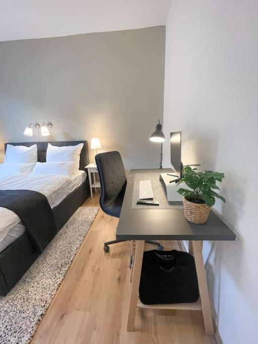 Modern Cozy Apt. -With 2 Tv, Netflix And Work Desk เอสเซน ภายนอก รูปภาพ
