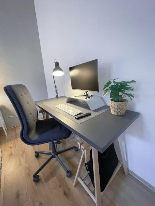 Modern Cozy Apt. -With 2 Tv, Netflix And Work Desk เอสเซน ภายนอก รูปภาพ